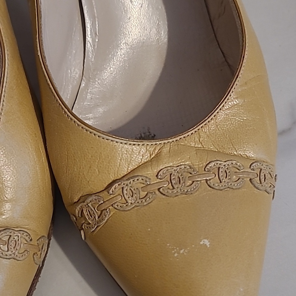 Chanel Vintage 1980's Golden Yellow Leather Pointed Toe Pumps Heels Wmn 6 - Picture 3 of 16
